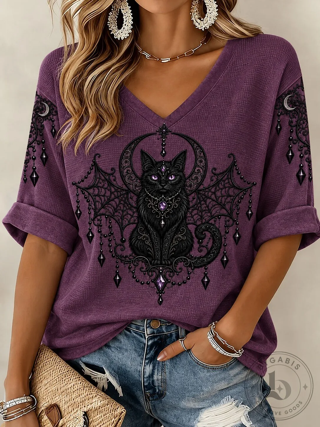 Gothic Black Cat Halloween Bat Wings Purple V-Neck Short Sleeve T-Shirt